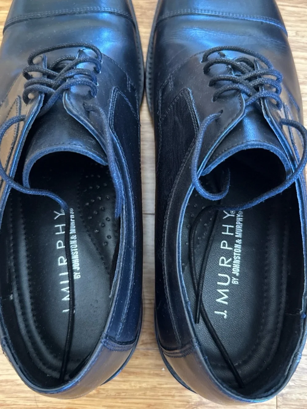 Johnston and Murphy lace up Men's Black Leather Cap-Toe Dress Shoes